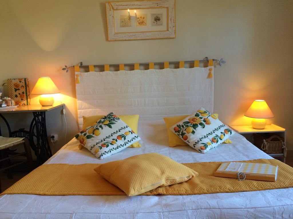 L'Oustaou B&B Piscine & Spa Besse-sur-Issole Eksteriør billede