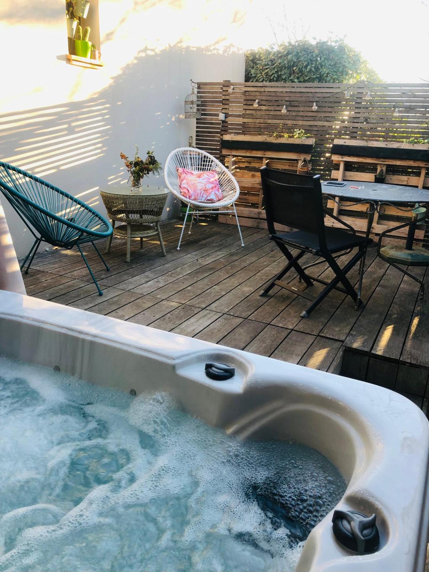 L'Oustaou B&B Piscine & Spa Besse-sur-Issole Eksteriør billede