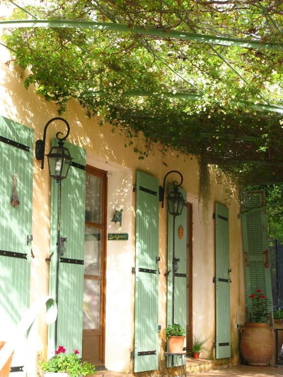 L'Oustaou B&B Piscine & Spa Besse-sur-Issole Eksteriør billede