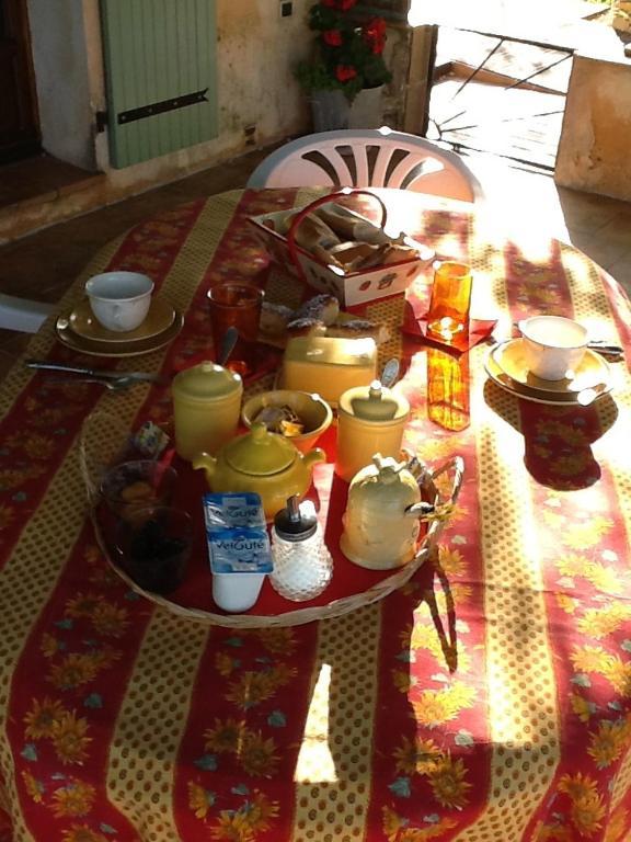 L'Oustaou B&B Piscine & Spa Besse-sur-Issole Eksteriør billede
